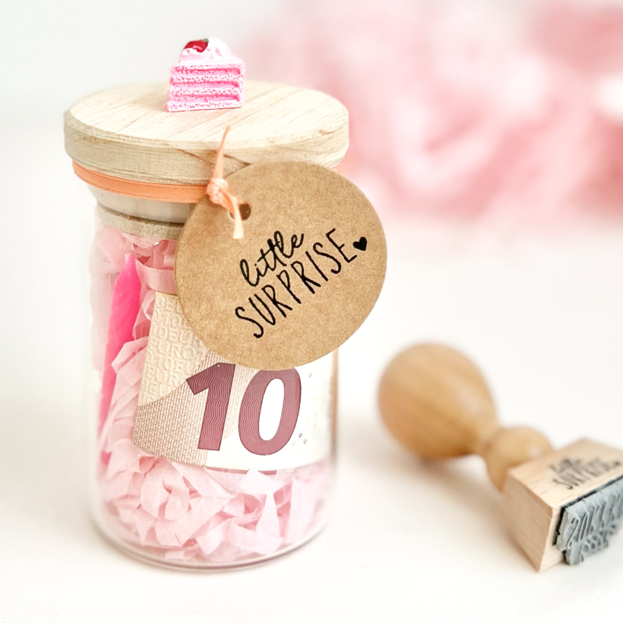 Stempel "little SURPRISE", Holzstempel für Geschenke und zum Karten gestalten