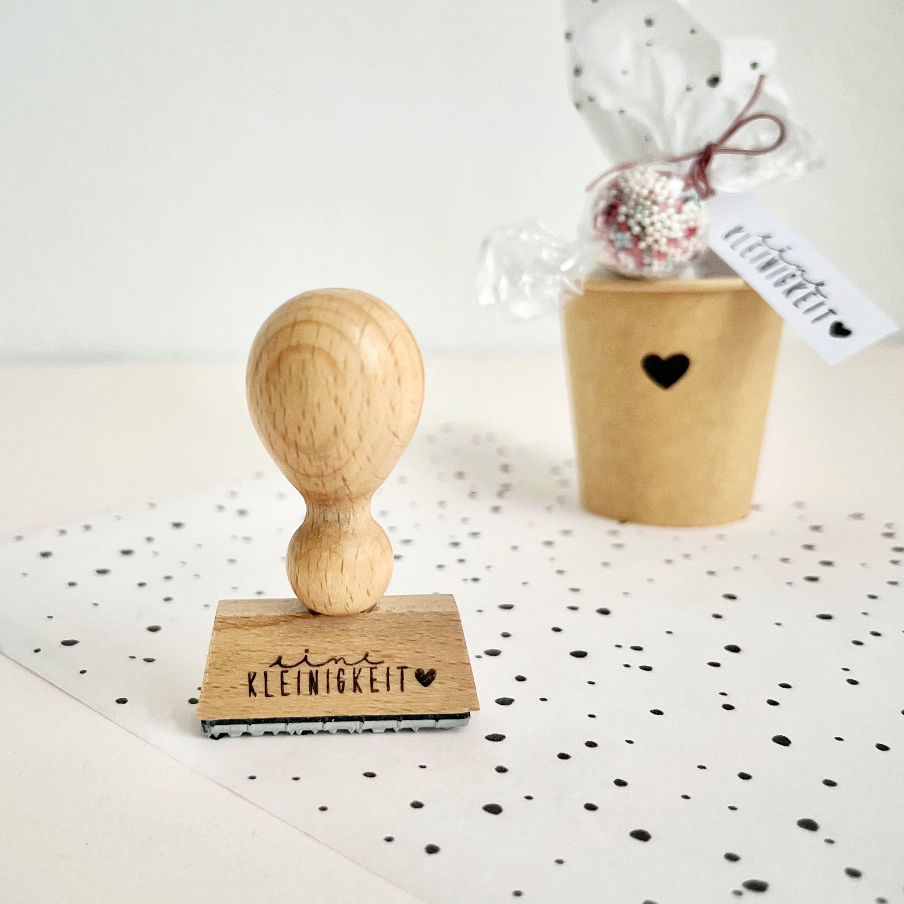 Stempel "eine Kleinigkeit" mit Herz, Stempel Geschenk, Stempel Hochzeit