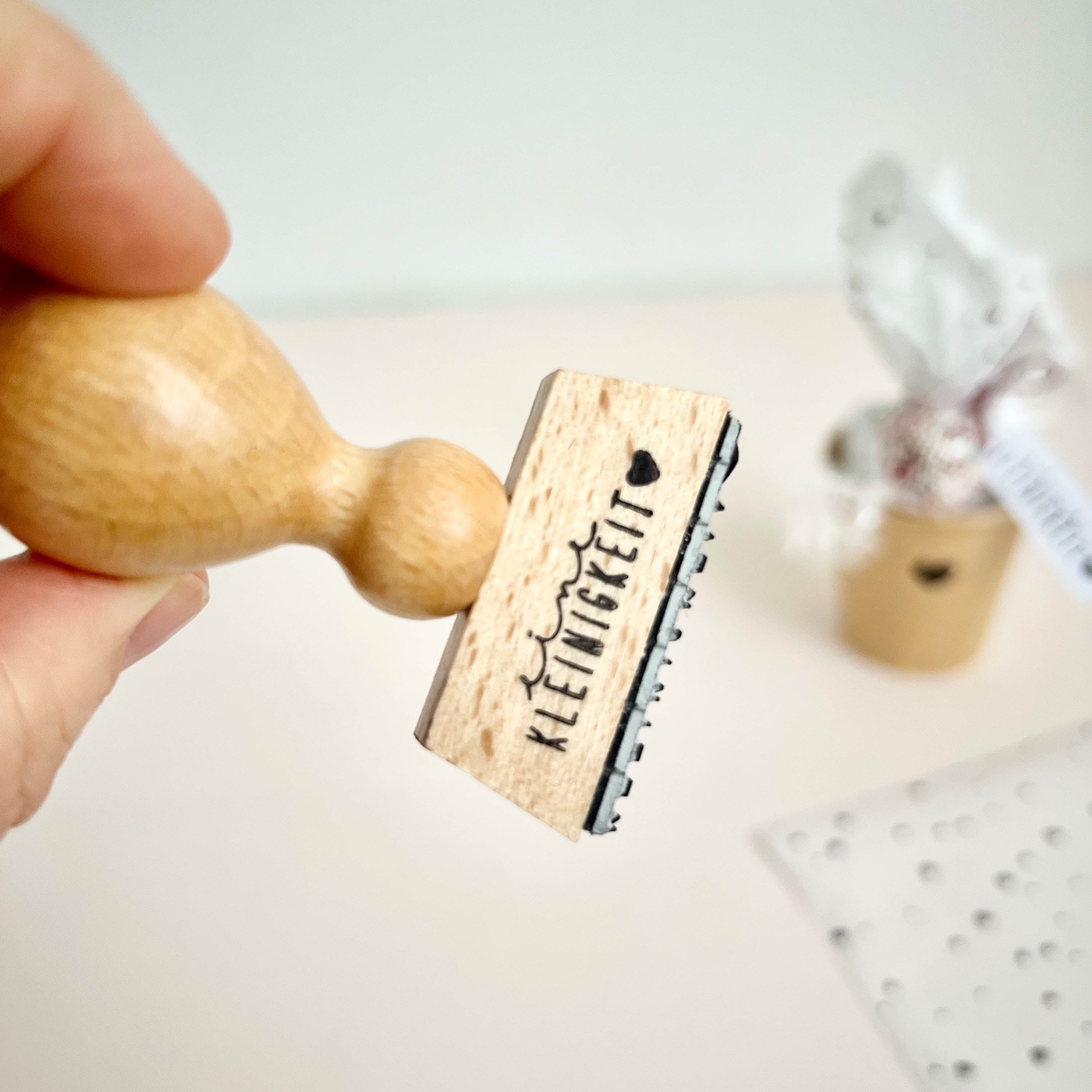 Stempel "eine Kleinigkeit" mit Herz, Stempel Geschenk, Stempel Hochzeit