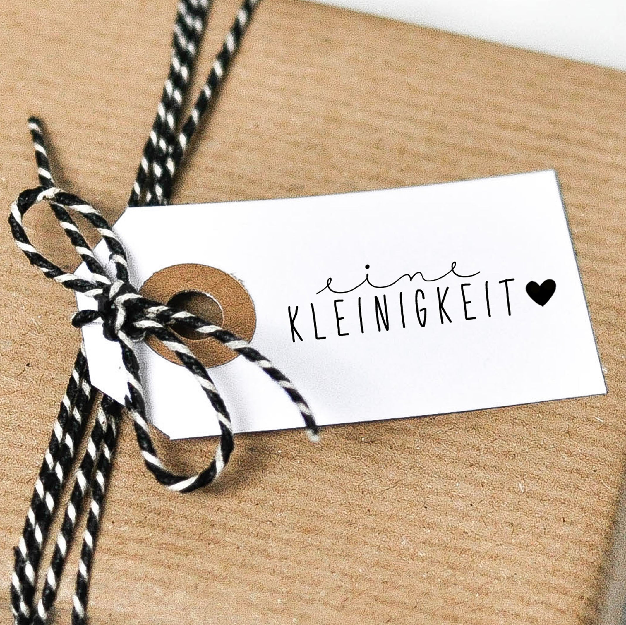 Stempel eine Kleinigkeit, Textstempel Kleinigkeit, Stempel für deine kleinen Mitbringsel, tolles Geschenk für deinen Lieblingsmenschen, Stempel mit Liebe gestaltet